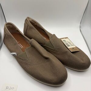 TOMS Dusty Olive Redondo slip on flats - NWT - size 7